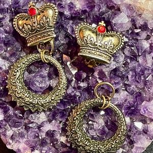 Sweet Vintage Queen's Crown Earrings , Clip Backs